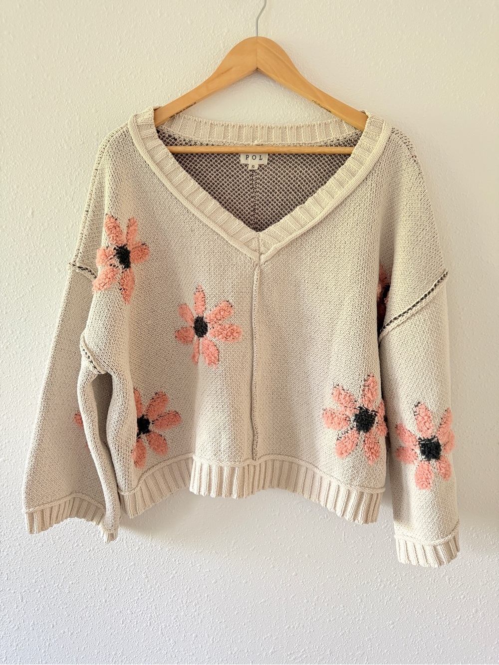 POL Floral Embroidered V-Neck Sweater Size S Cream Boho Cottagecore Daisy